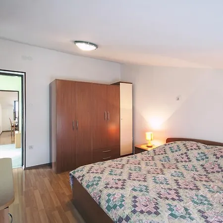 Apartments Prostin 70